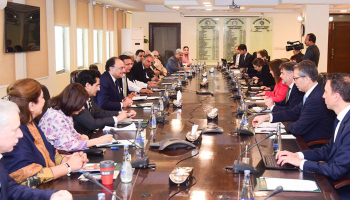 415160_8187981_updates